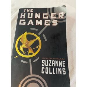 The Hunger Games Suzanne Collins Book GUC Vintage 2008